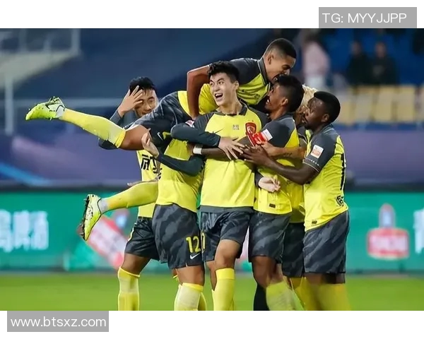 足球明星盛会精彩瞬间高清照片回顾展现球场魅力与友谊的完美结合